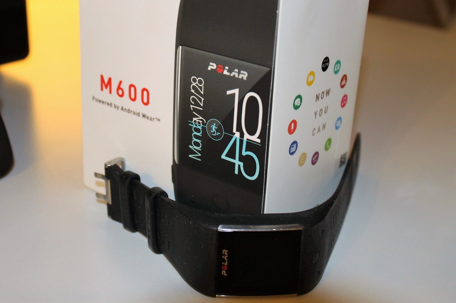 Polar Smartwatch M600, schwarz, mit Magnet-Ladekabel *Guter* Zustand