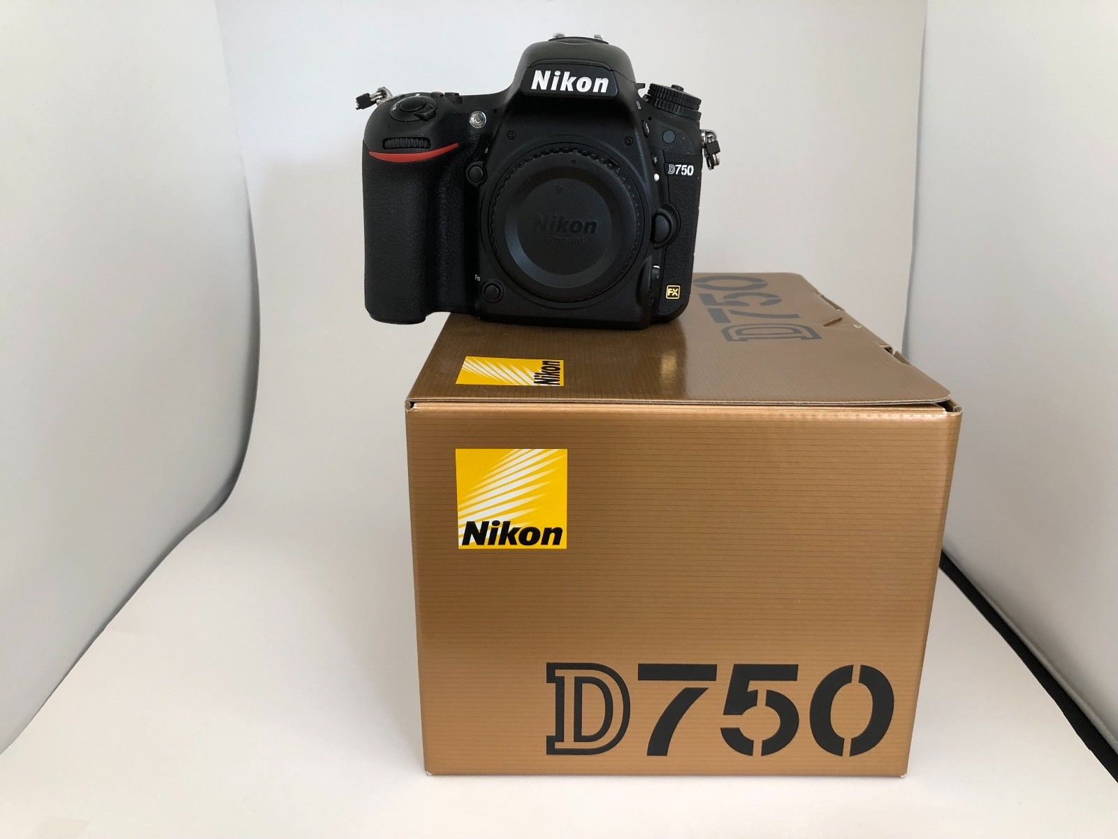 Nikon D D750 24.3 MP SLR-Digitalkamera - (Nur Gehäuse) - von Nikon überprüft!