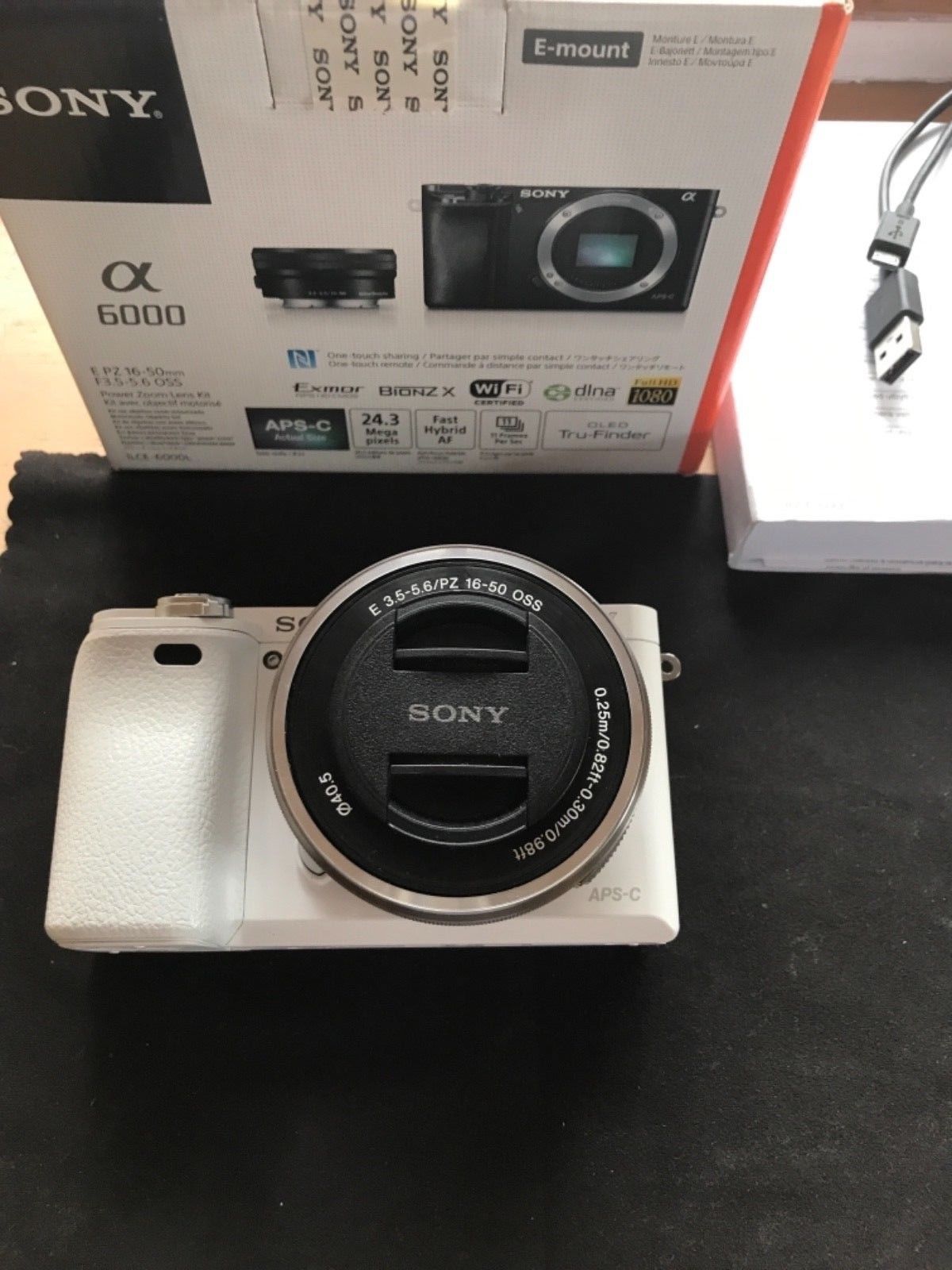 Sony Alpha 6000 Systemkamera, 24.3MP + Objekiv SEL-1650 (+ Rechnung 26.07.2016)