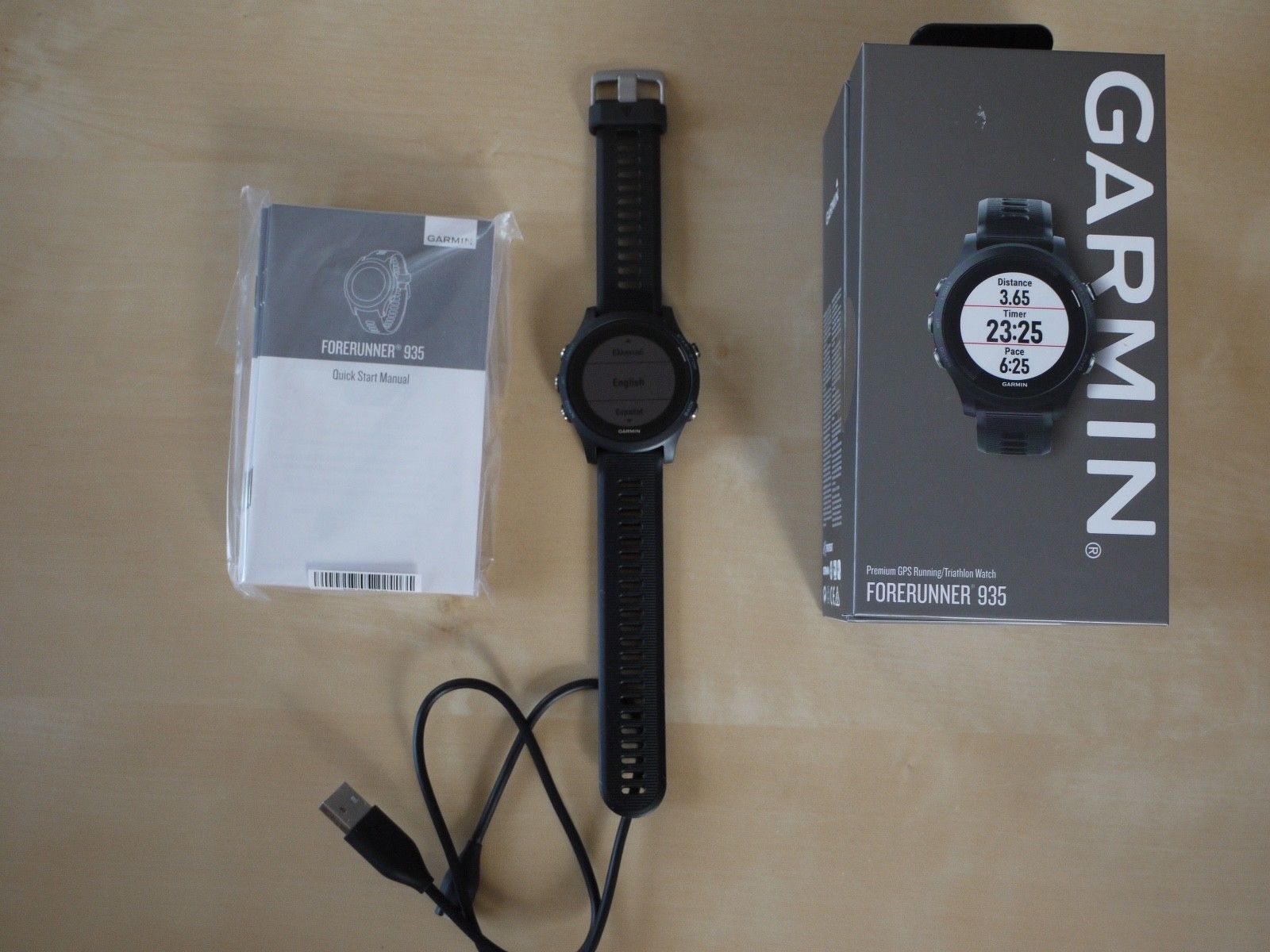 Garmin Forerunner 935 GPS Triathlon Smartwatch,  schwarz