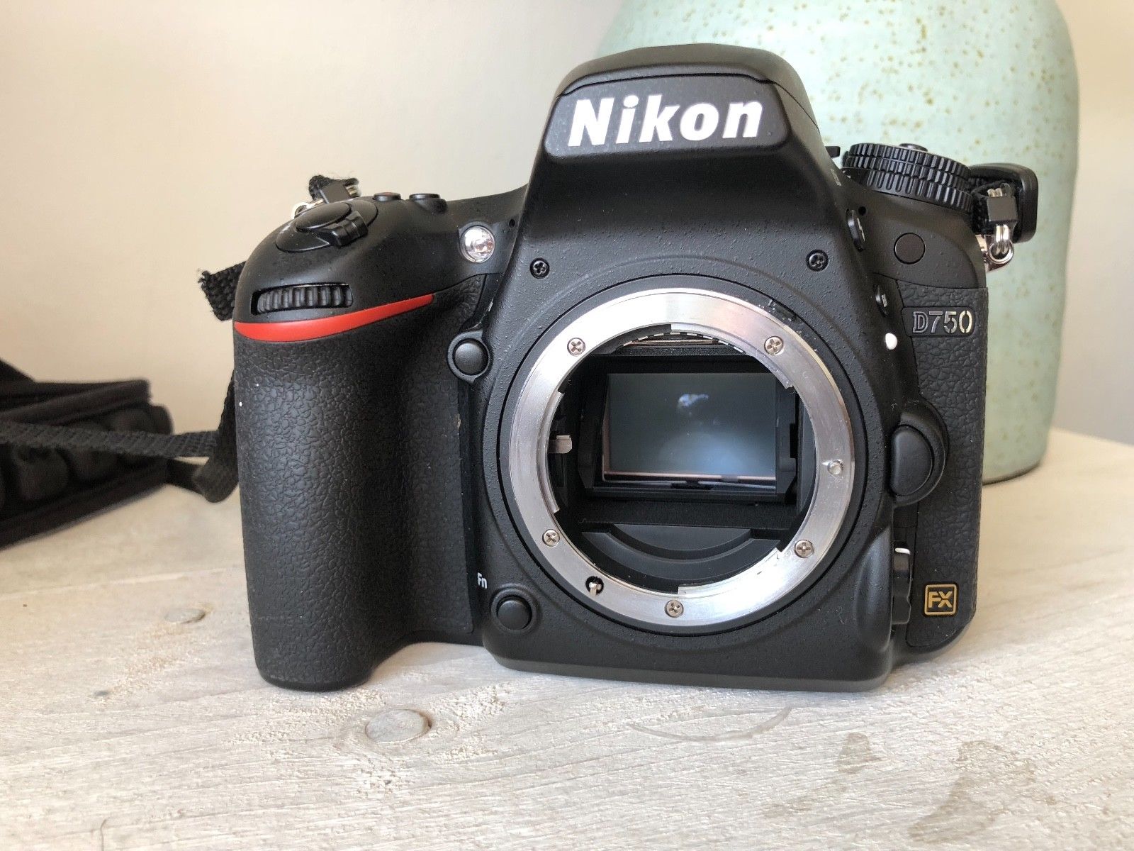 Nikon D D750 24.3 MP SLR-Digitalkamera - Schwarz (Nur Gehäuse)