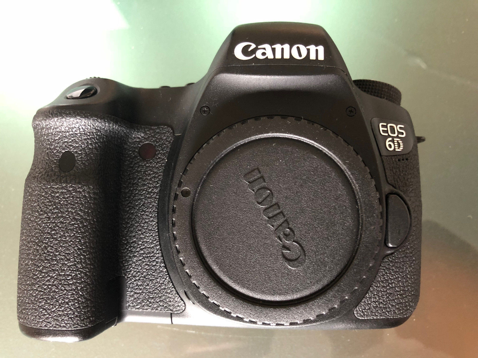 Canon EOS 6D 20,2 MP SLR-Digital, 2824 Auslösungen (Nur Gehäuse) Vollformat