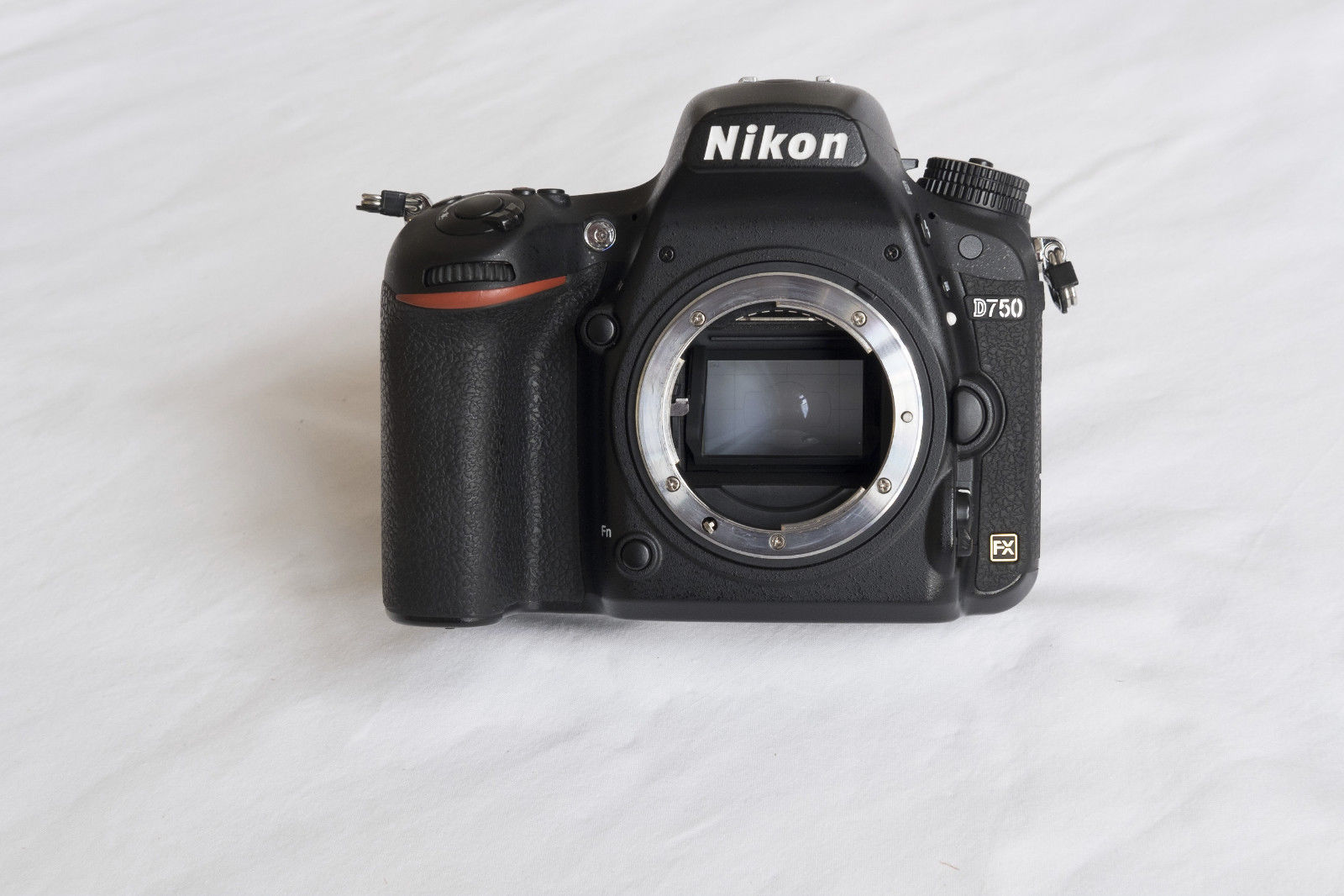 Nikon D750 24.3 MP SLR-Digitalkamera - Vollformat (Nur Gehäuse)
