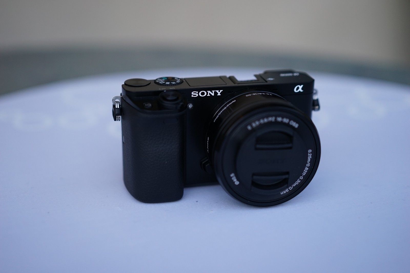 Sony Alpha A6000 ILCE-6000L 24.3 MP SLR-Digitalkamera - Schwarz (Kit m/ E PZ...