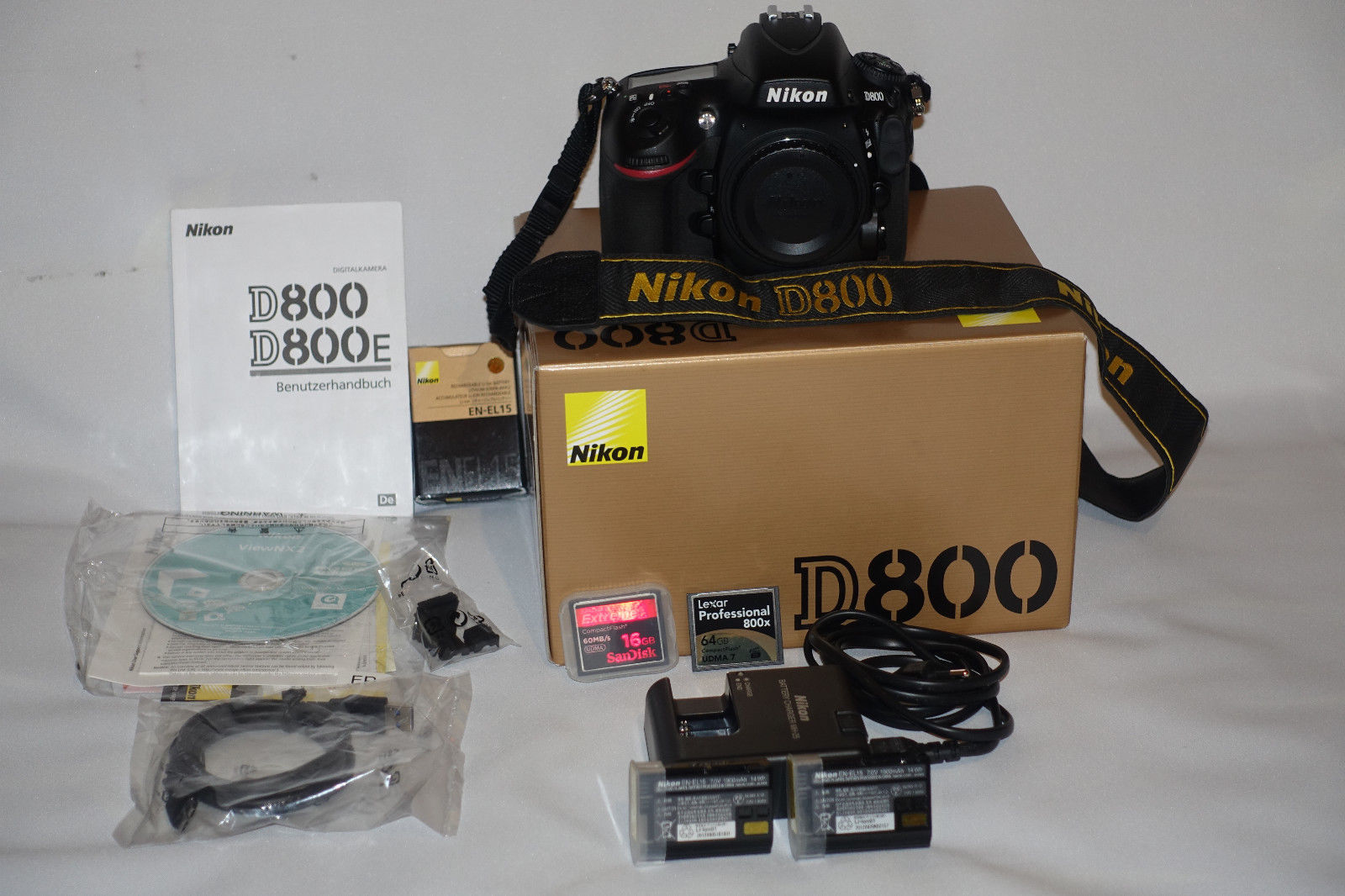 Nikon D D800 36.3 MP SLR-Digitalkamera  (Nur Gehäuse) nur 3.674 Auslösungen