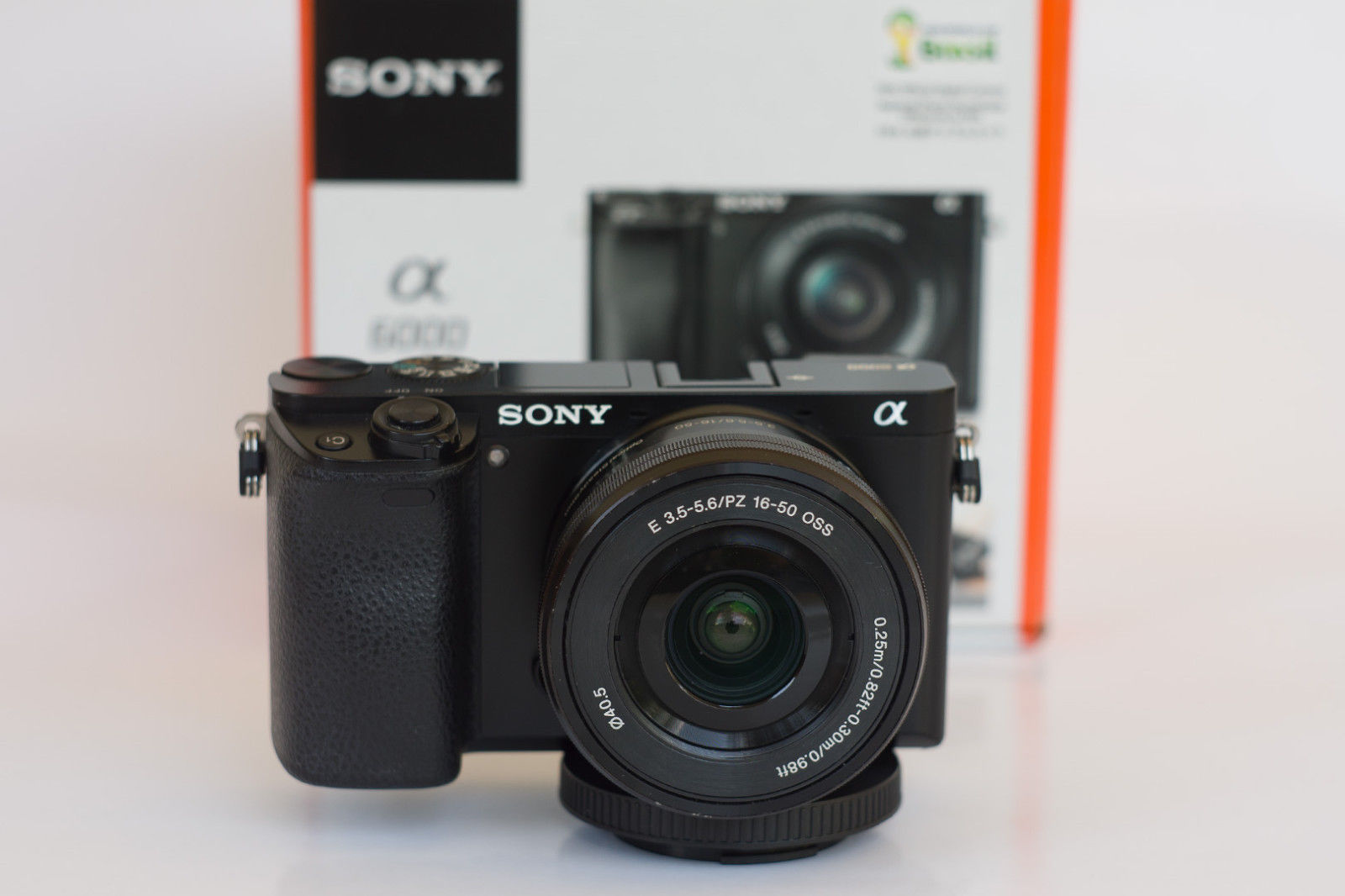 Sony Alpha ILCE-6000L 24.3 MP SLR-Digitalkamera - Schwarz (Kit mit E PZ16-50)