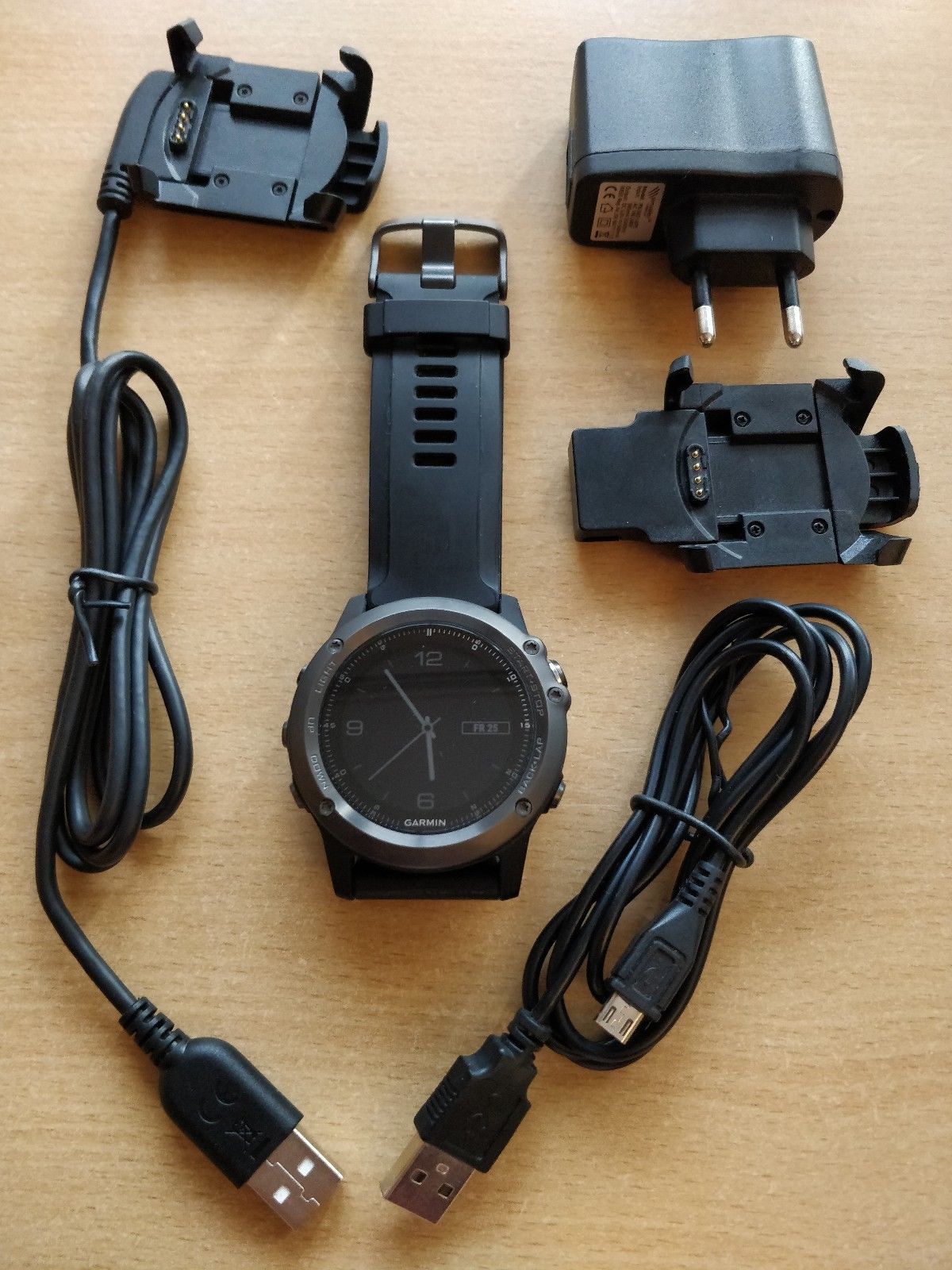 Garmin Fenix 3 HR GPS Multisportuhr - grau mit schwarzem Gummiarmband (Gewährl.)