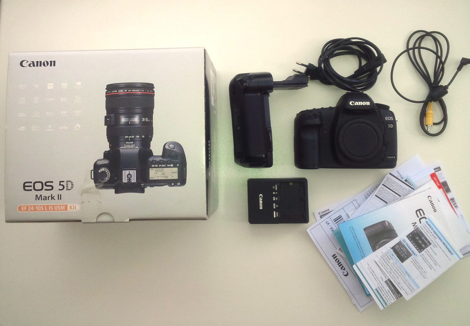 Canon EOS 5D Mark II 22.3 MP SLR-Digitalkamera - Schwarz (Nur Gehäuse)
