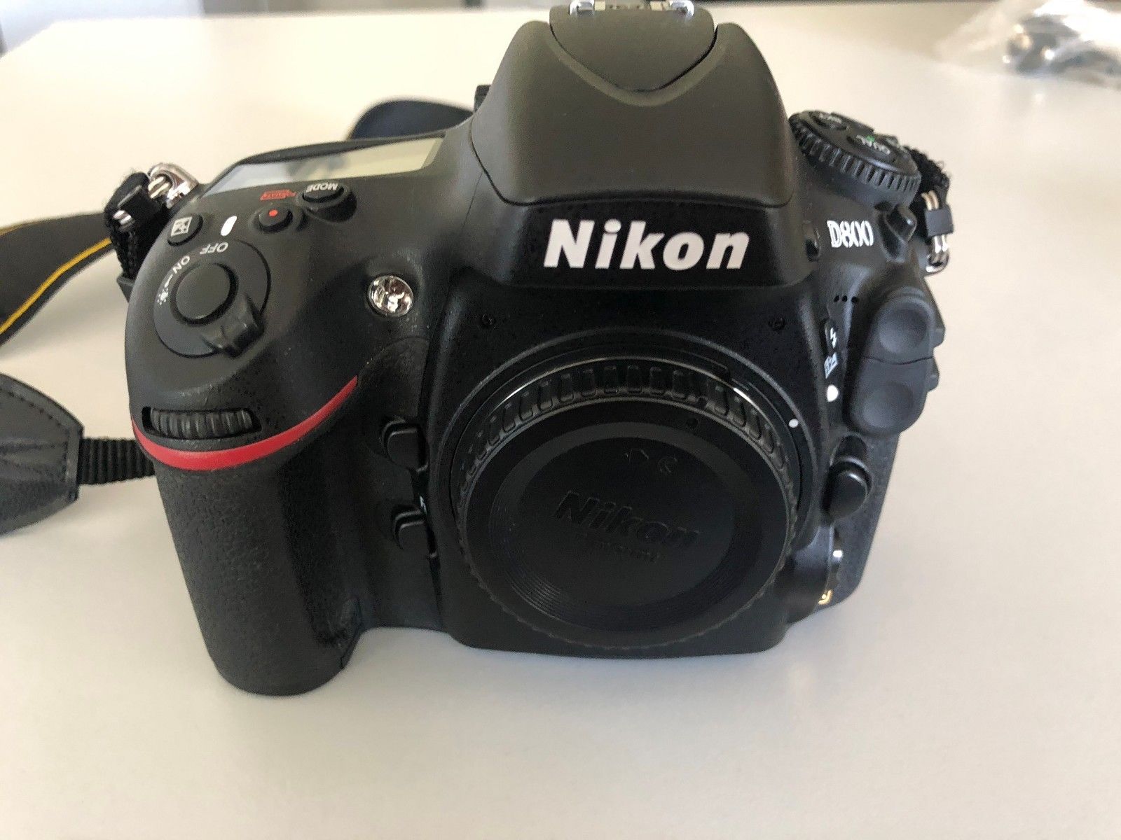 Nikon D D800 36.3 MP, 6.055 Auslösungen, SLR-Digitalkamera (Nur Gehäuse)