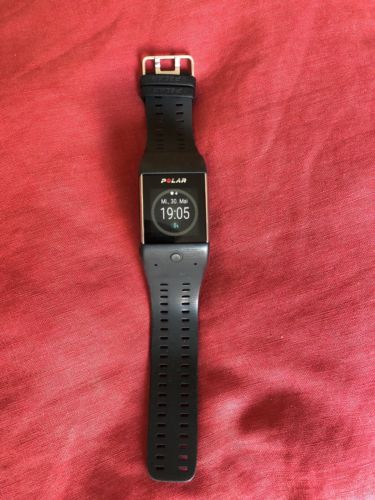 Polar Smartwatch M600, schwarz, gebraucht, mit Magnet-Ladekabel (wie Neu)