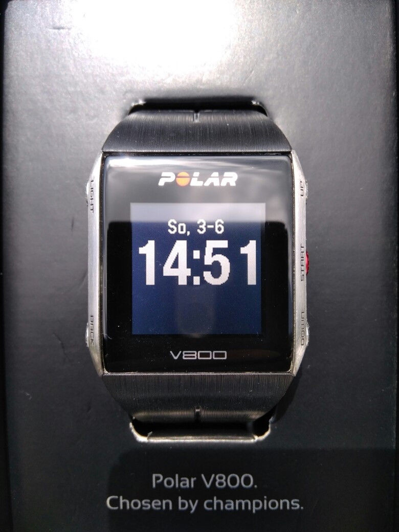 Polar Multisport-Uhr V800 HR schwarz in Originalverpackung