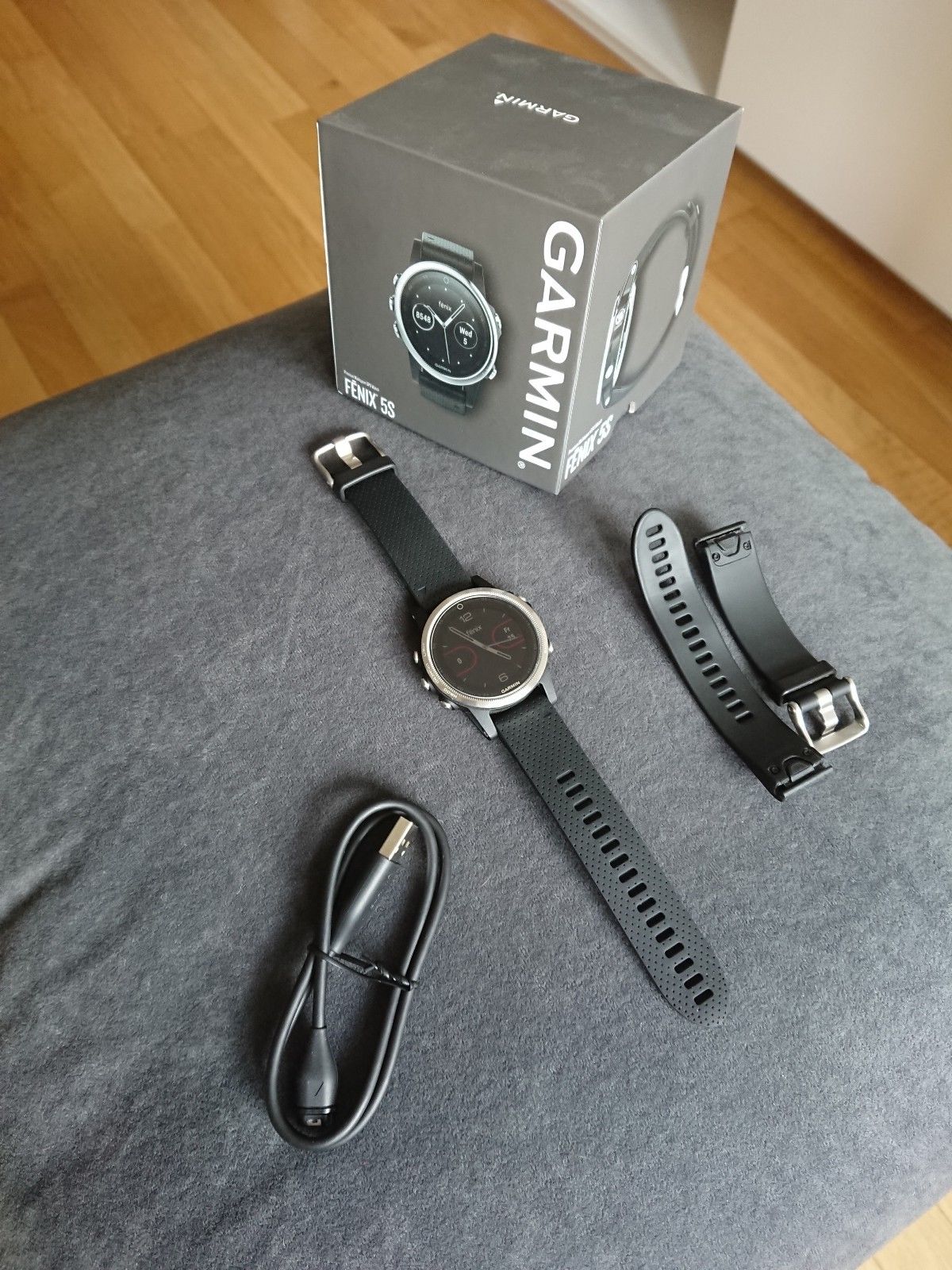 Garmin Fenix 5s - Pulsmessung am Handgelenk - GPS-Laufuhr, Sport/Smart-Watch