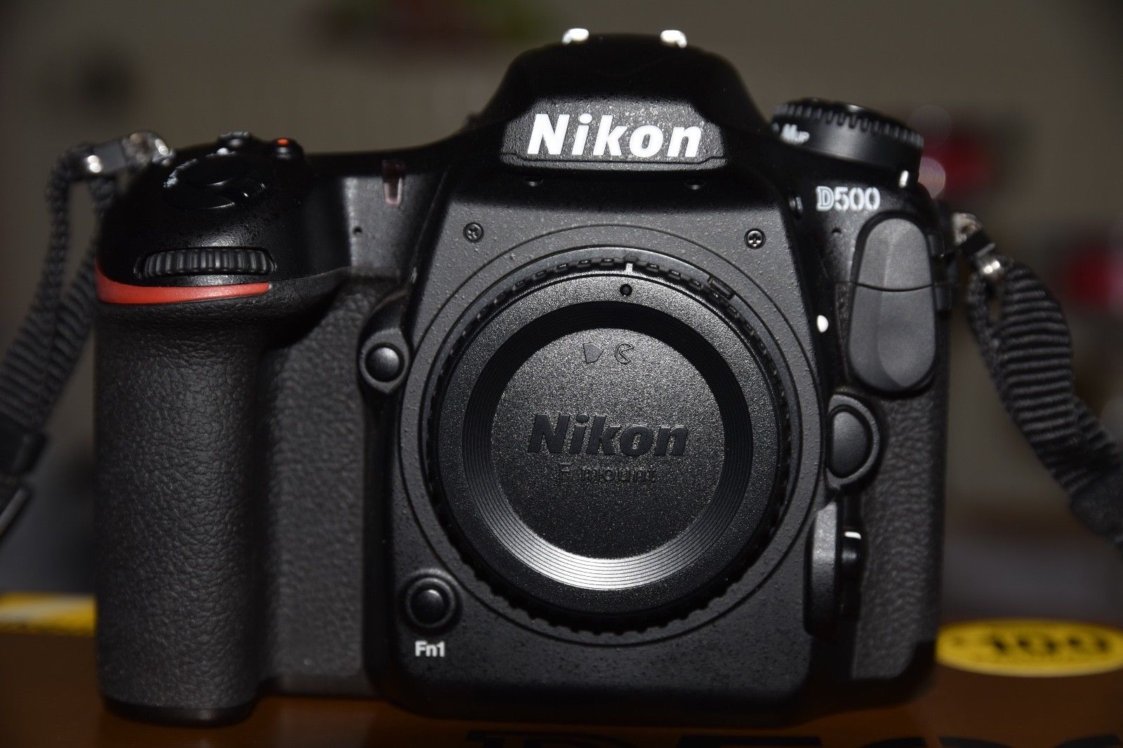 Nikon D500 Semi-Prof. Digitalkamera, Body, 12.8.17, 3.300 Klicks, wie neu, OVP