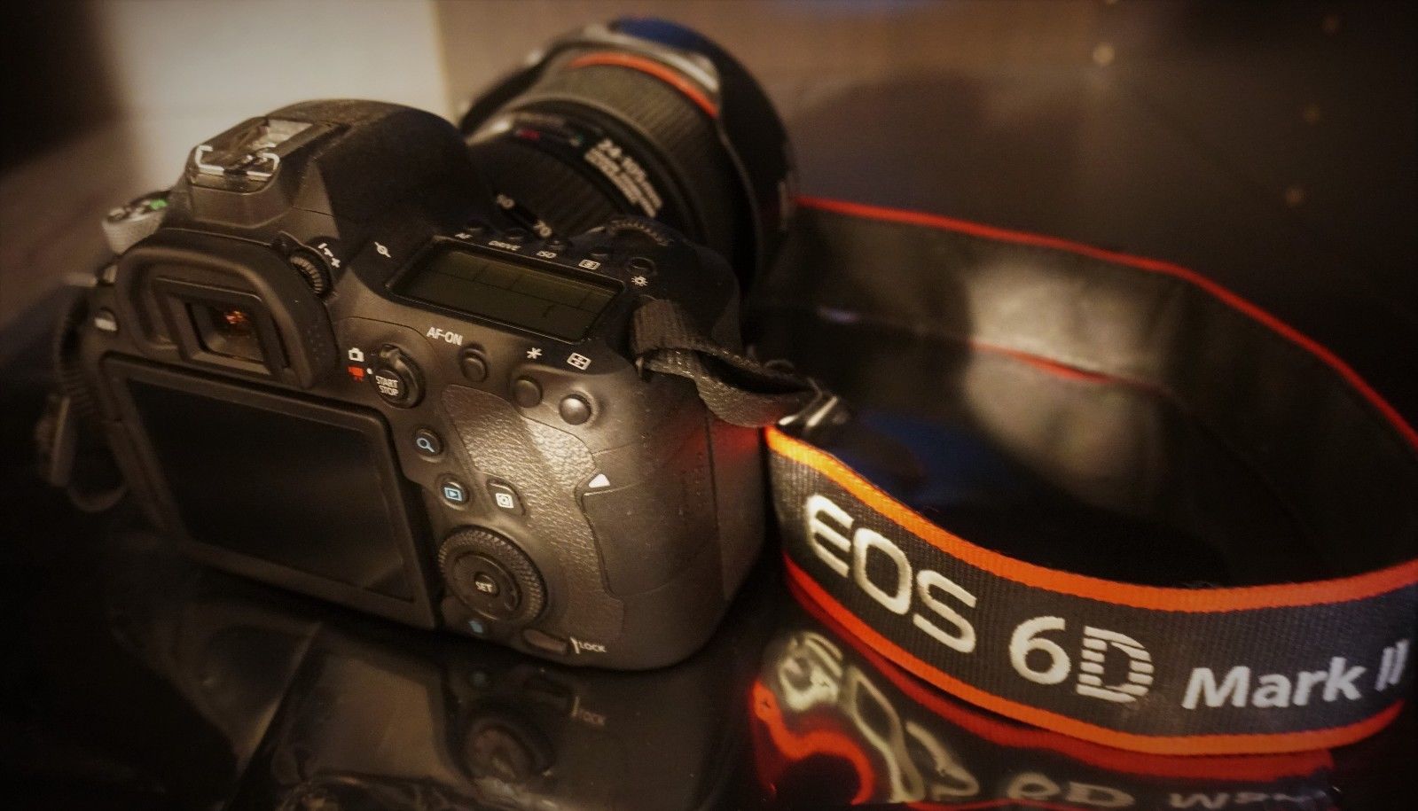 Canon EOS 6D Mark II - Nur Gehäuse