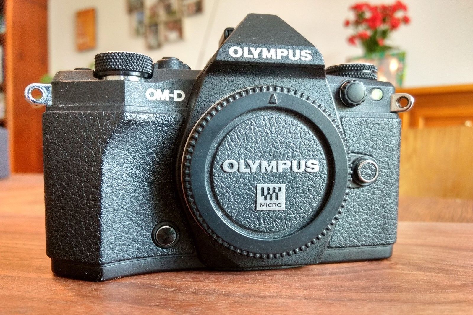 Olympus OM-D E-M5 Mark II 16.1MP Digitalkamera schwarz OVP, Firmware 4.0