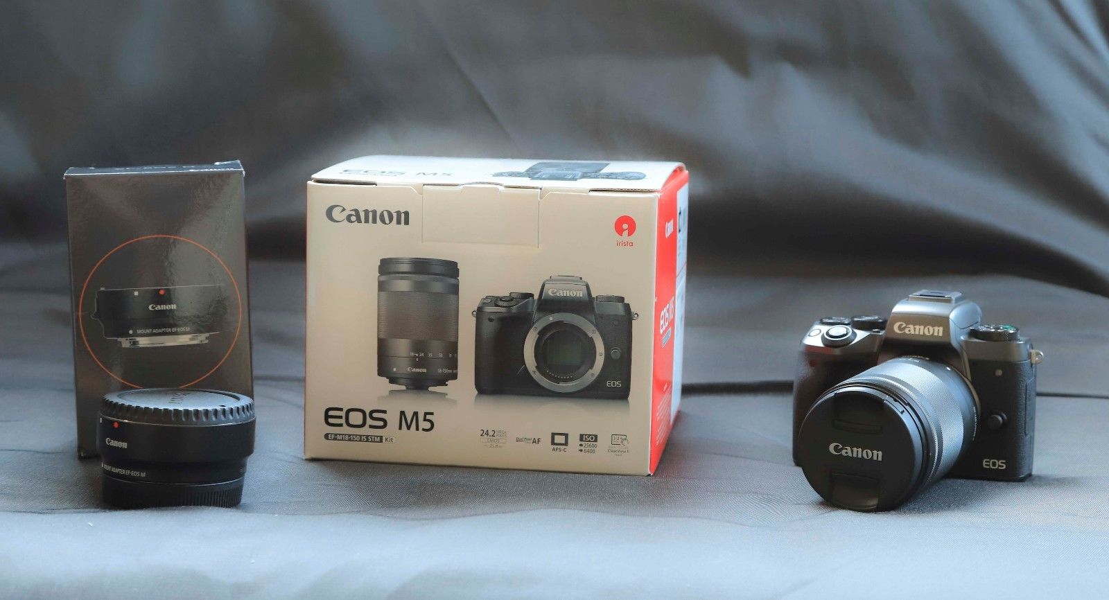 Canon EOS M5 mit 18-150 mm Objektiv - Zubehörpaket Canon Adapter EF-EOS M
