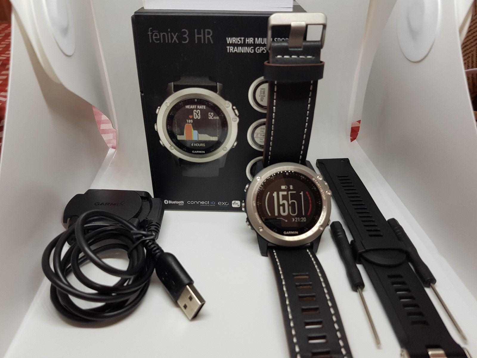 Garmin fenix 3 HR GPS-Multisport-Smartwatch, silber mit schwarzem Lederarmband 