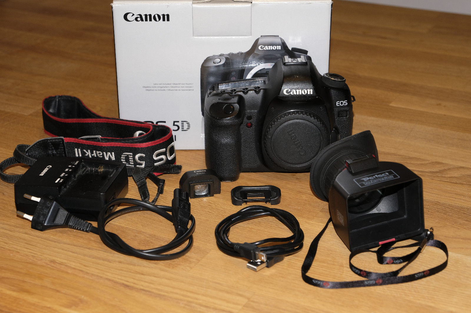 Canon EOS 5D Mark II  Gehäuse / Body 44130 Auslösungen mit Originalverpackung