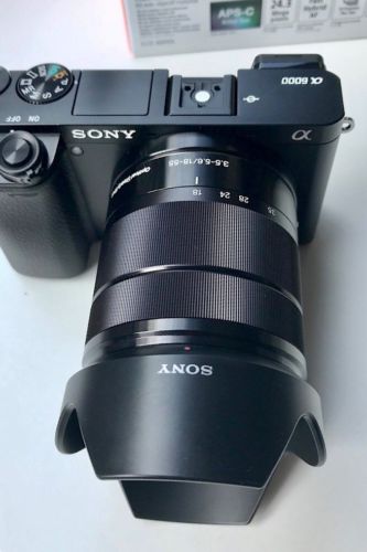 Sony Alpha ILCE-6000 24.3 MP Digitalkamera - Schwarz  + SEL 18-55 mm Garantie