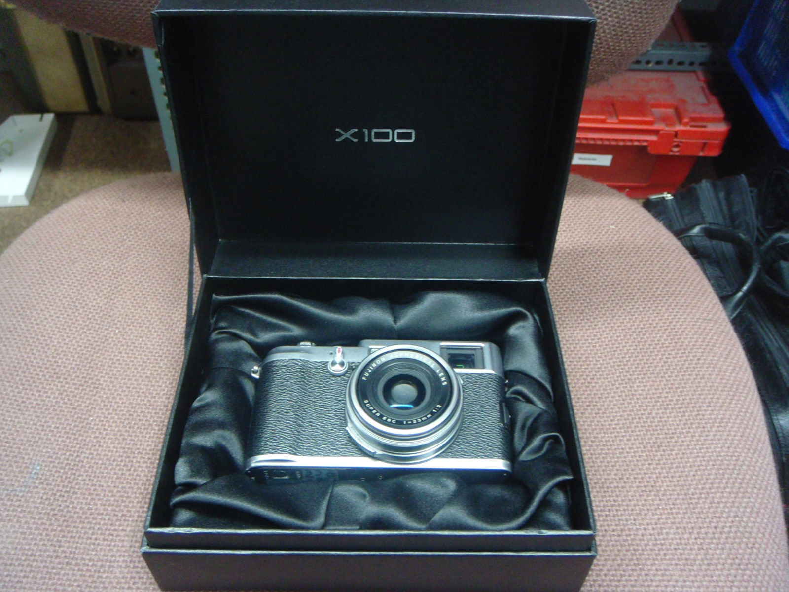 Fuji Finepix X 100, APS-C Sensor,  gebraucht