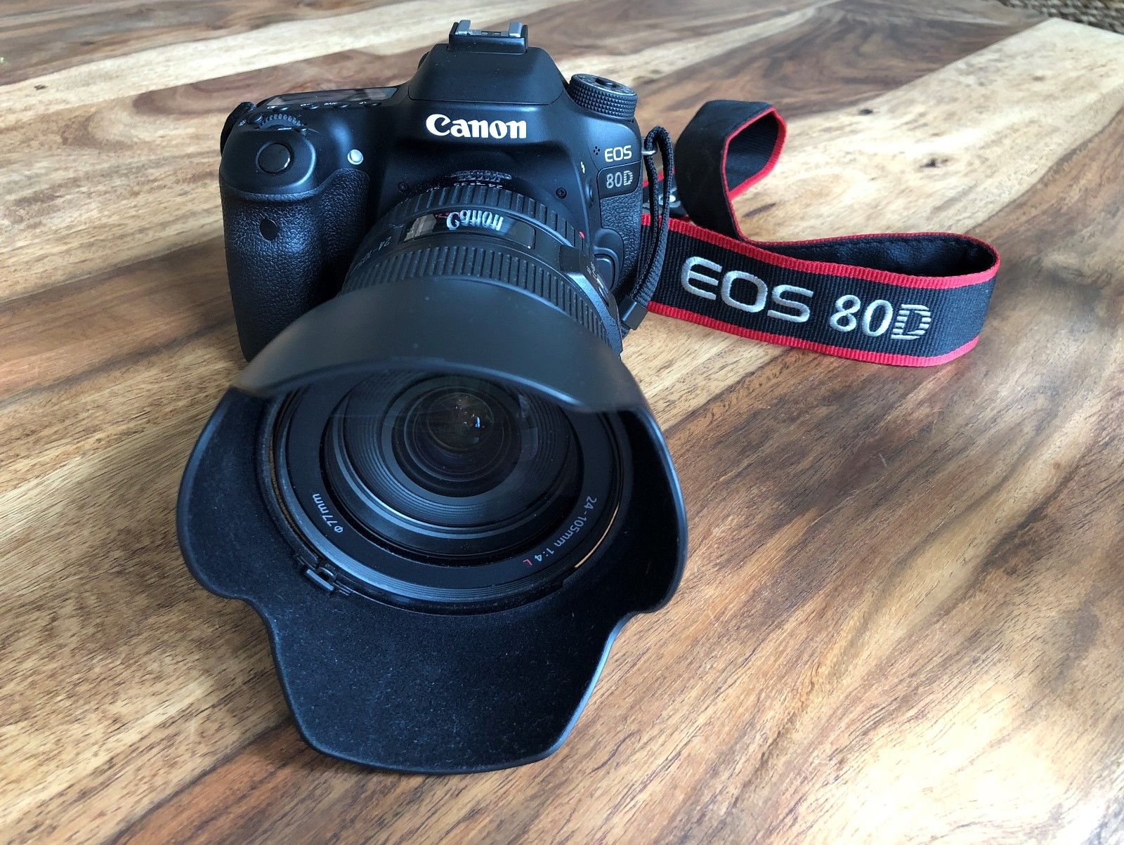 Canon EOS 80D Fotoausrüstung, 4 tolle Objektive, Blitz, Tasche, Zubehörpaket