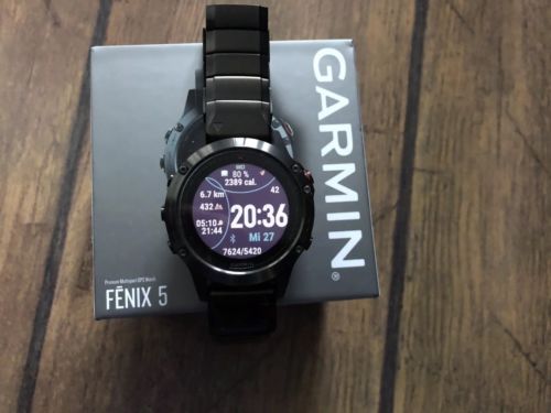 Garmin Fenix 5 Saphir 47mm GPS Smartwatch - Grau.