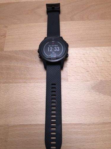 Garmin fenix 5S - Saphirglas - Schwarz mit schwarzem und neongelbem Armband