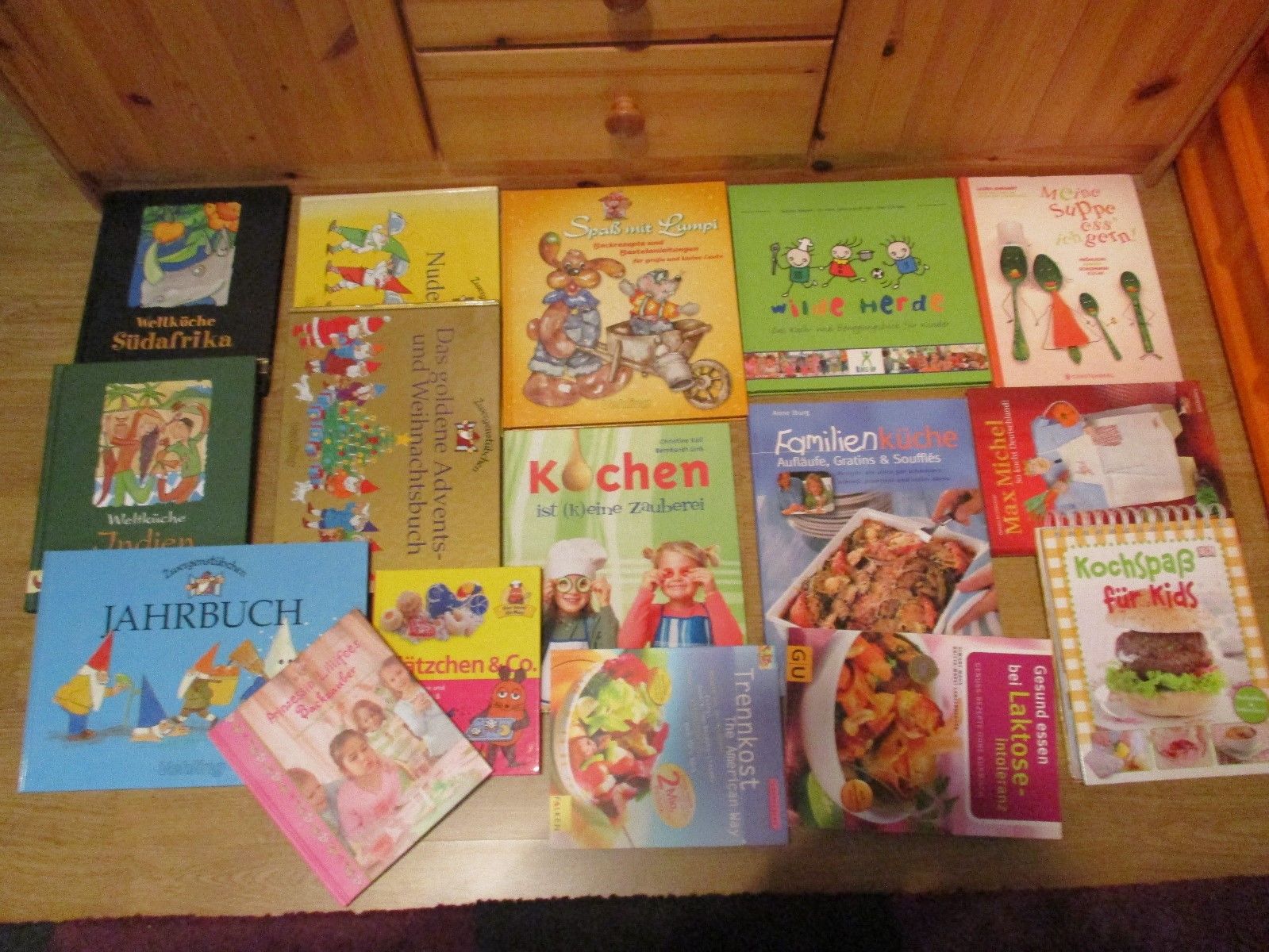16  x  Sachbücher / Kochbücher und Kinderkochbücher - Sehr guter Zustand, kleine