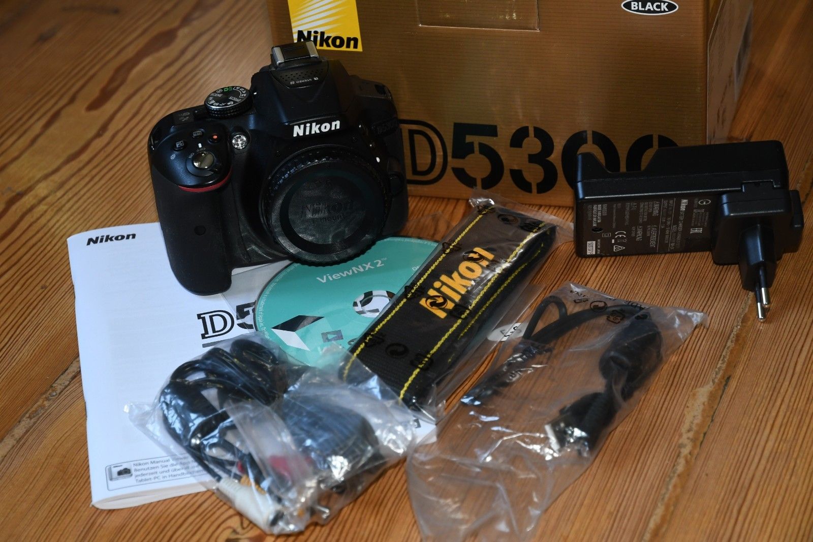 Nikon D5300 -Sigma 17-70 F2.8-4 DC Macro OS - OVP