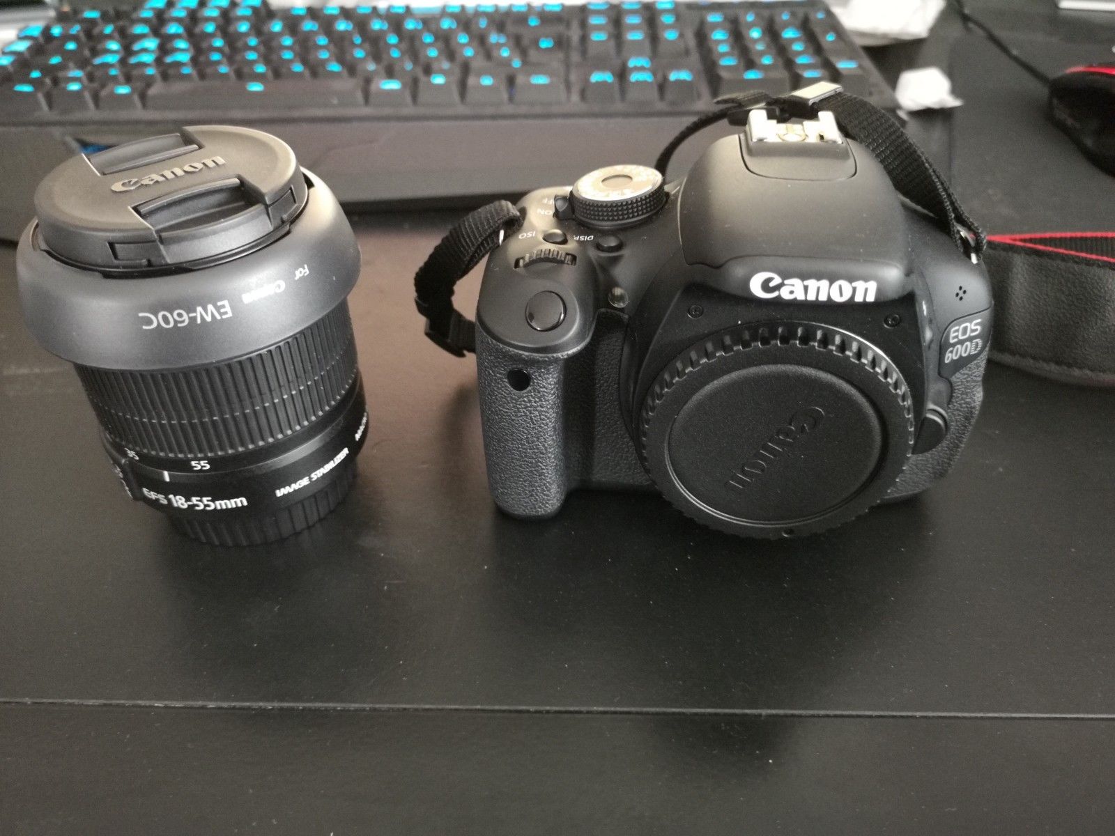 Canon EOS 600D / EOS Rebel T3i 18.0MP Digitalkamera - Schwarz (Kit mit EF-S...