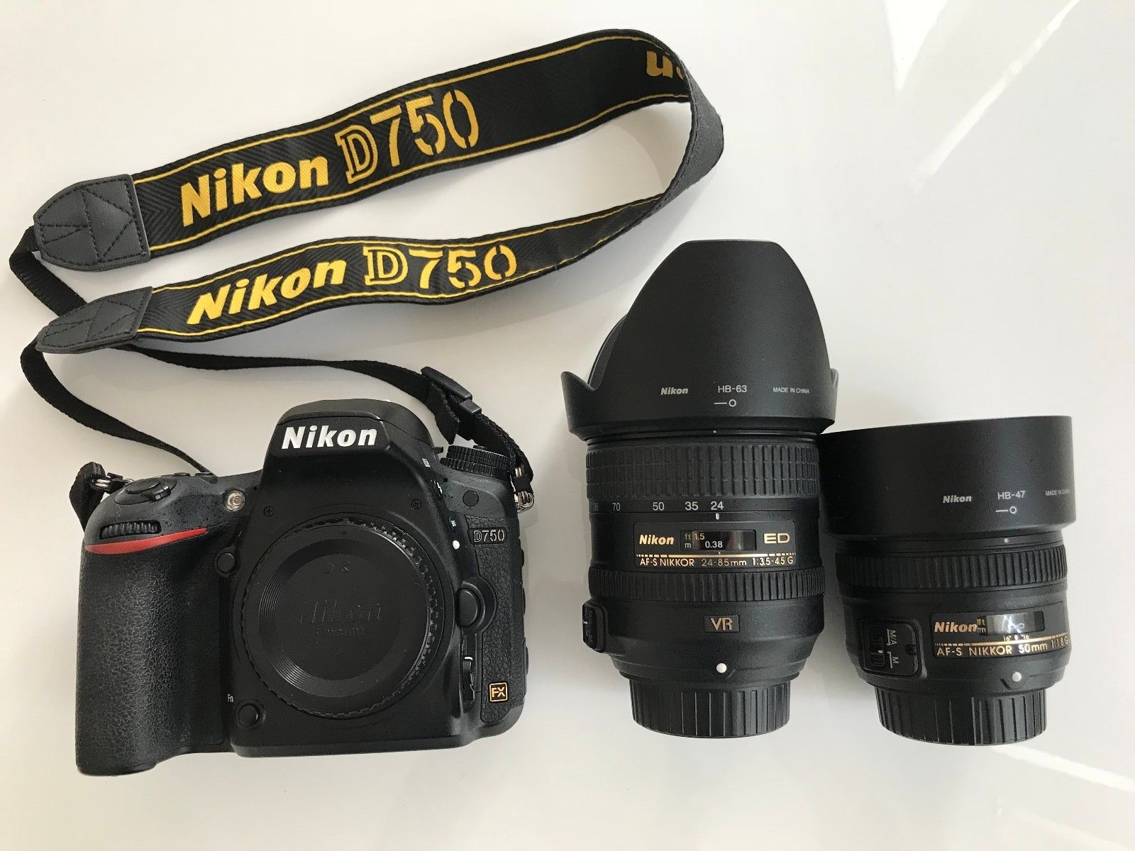 Nikon D750 NUR 4700 Auslösungen Kit Nikkor 24-85 mm + Nikkor 50mm