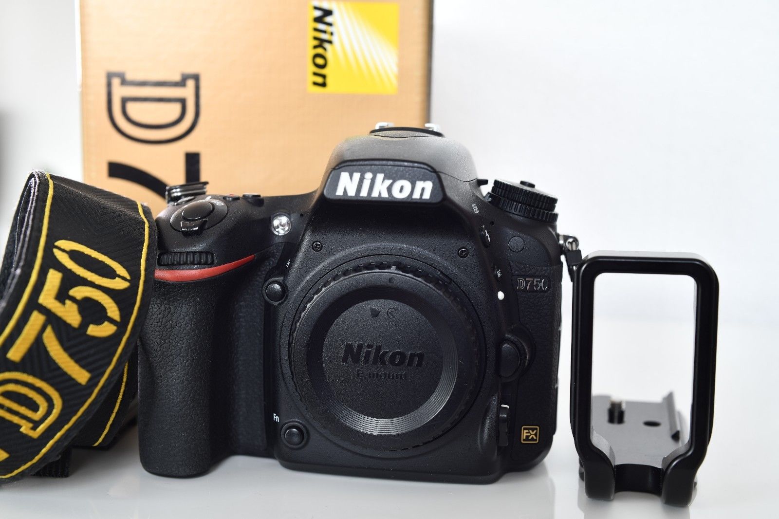 Nikon D750 24.3mp FX DSLR Camera - Nur Gehäuse