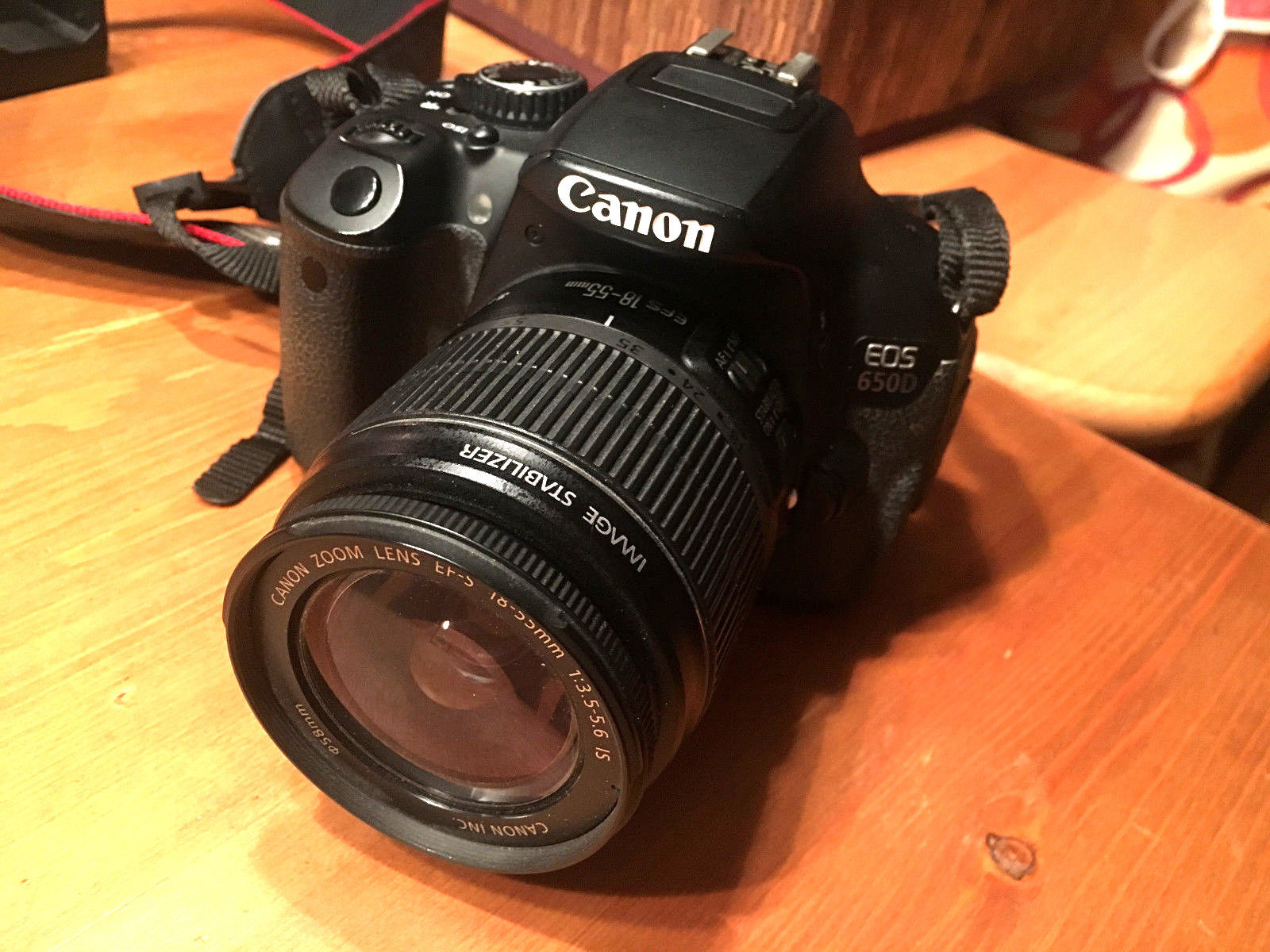 Canon EOS 650D 18.0MP Digitalkamera - Schwarz Kit mit EF-S IS 18
