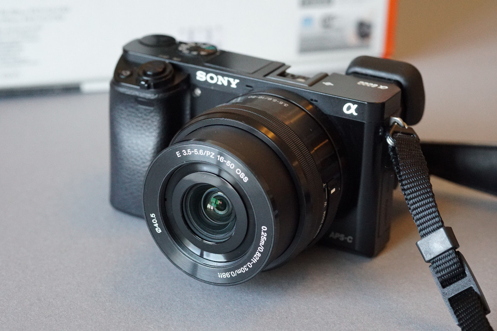 Sony Alpha ILCE-6000 Systemkamera mit E PZ 16-50 mm Objektiv (neu) - schwarz