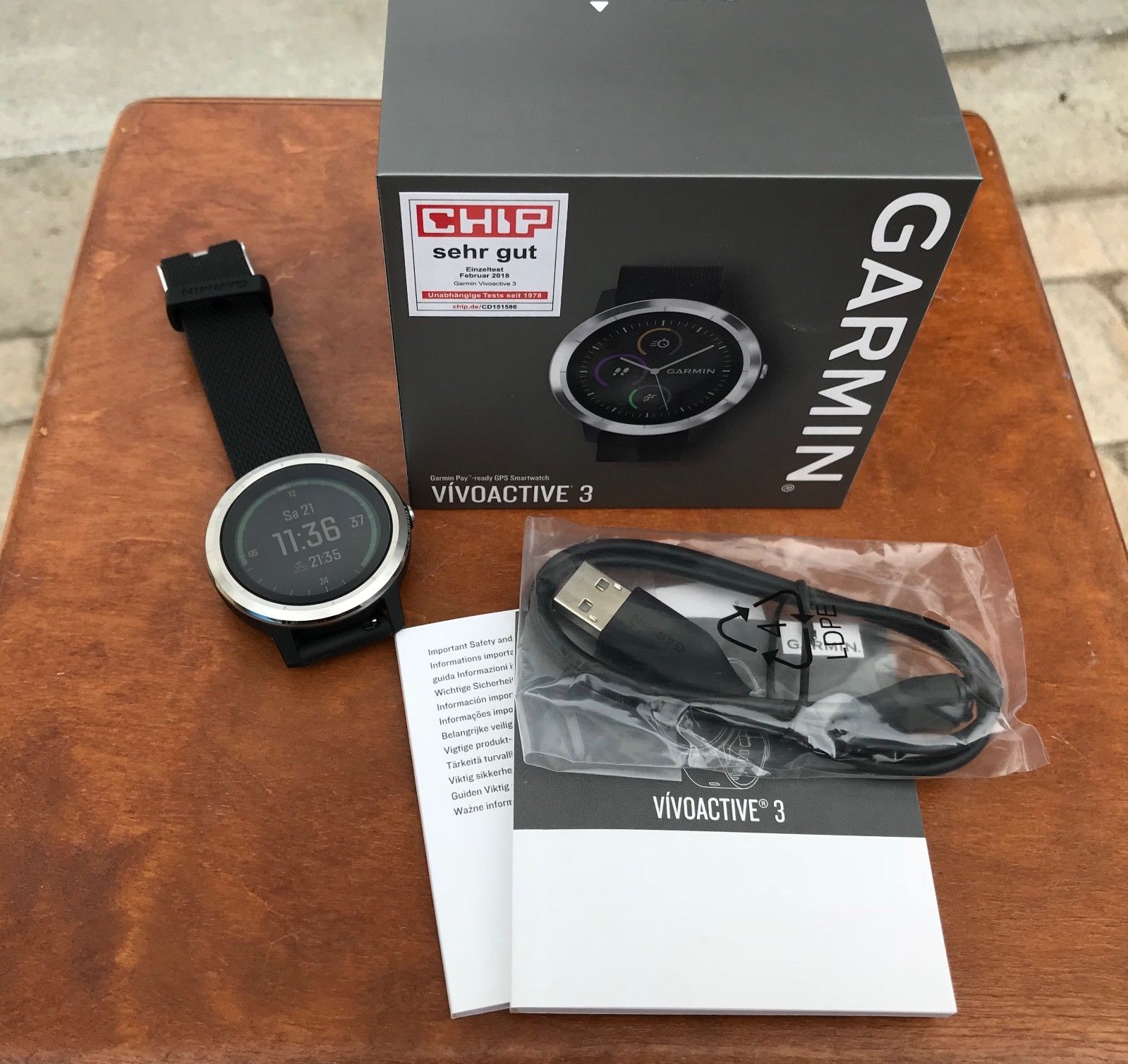 Garmin Vivoactive 3 GPS Smartwatch Sportuhr Laufuhr (nur 1,5 Monate alt)