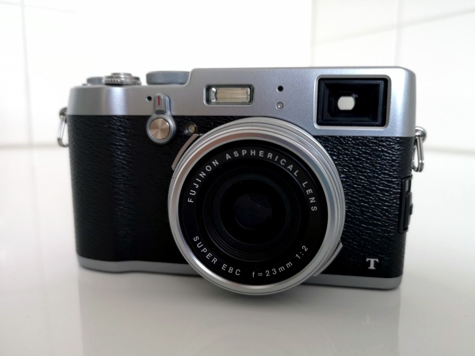 Fujifilm X100T 16.3MP Digitalkamera - Silber (Wie neu!)