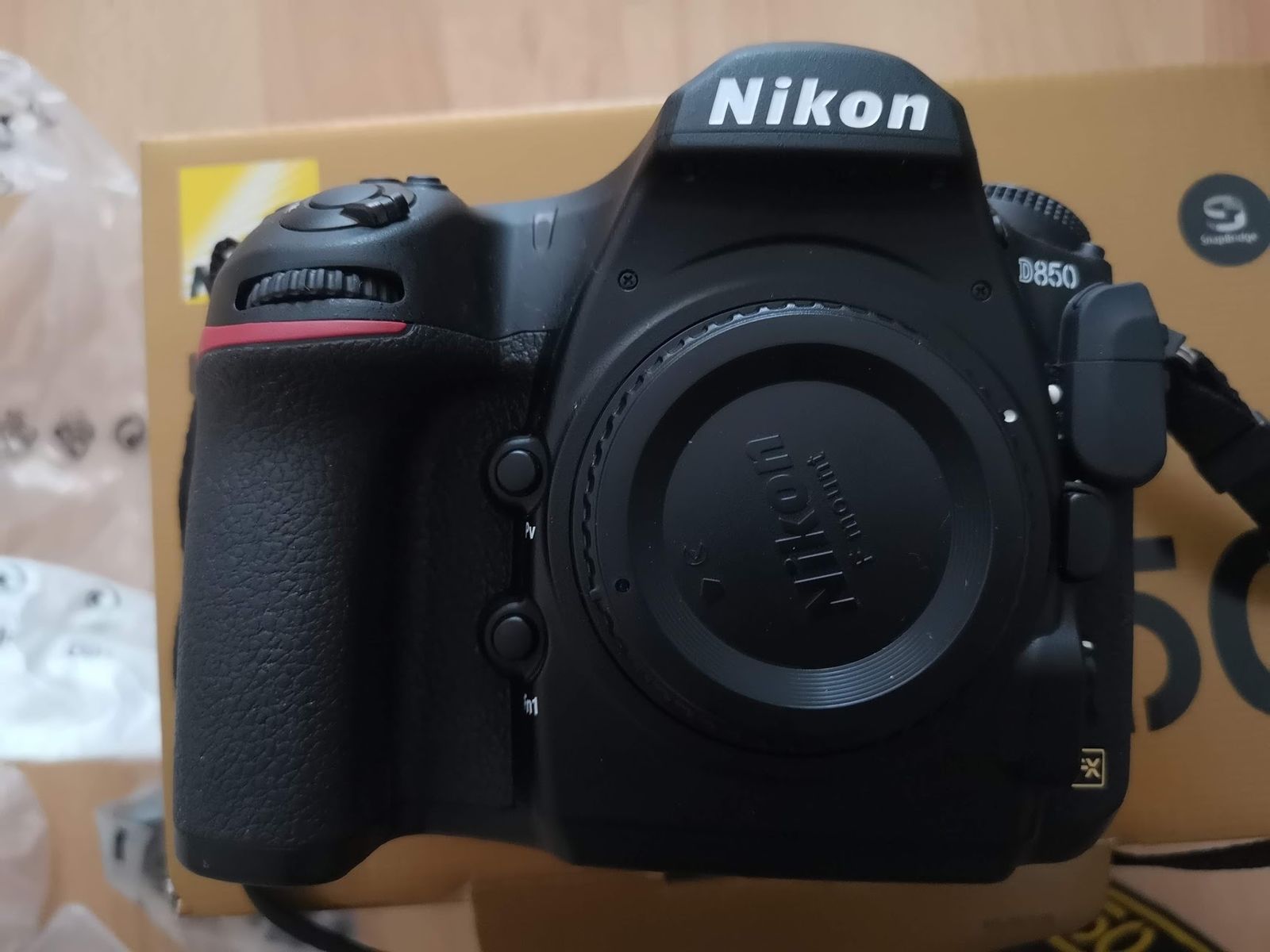 Nikon D850 Gehäuse mit OVP ca. 2500 Auslösungen 