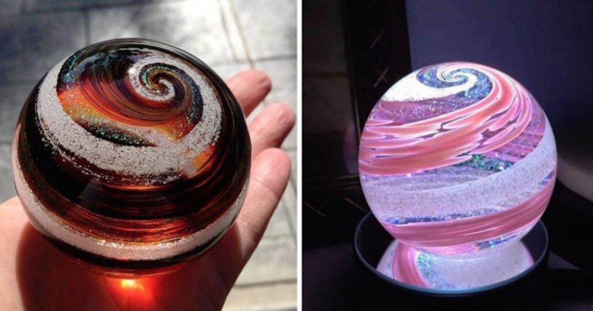 Diese Künstler erschaffen aus der Asche von verstorbenen Menschen wunderschöne Kunst Diese Künstler erschaffen aus der Asche von verstorbenen Menschen wunderschöne Kunst